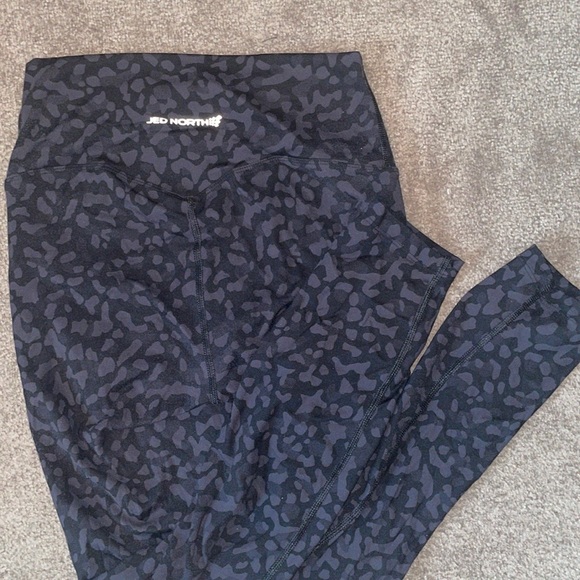 JED NORTH Leggings- Medium - Picture 3 of 3